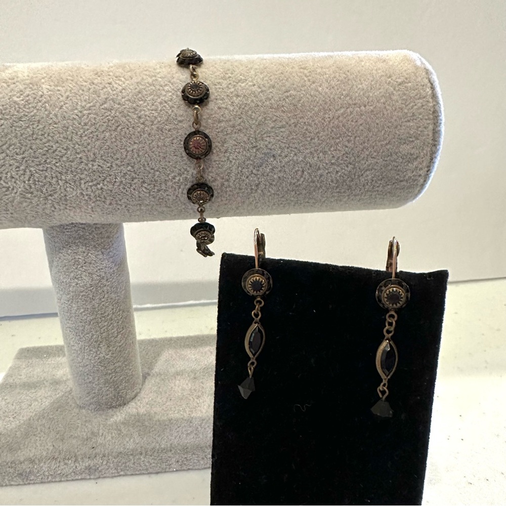 Vintage Liz Paiacios bracelet & earrings antique gold black Swarovski crystals